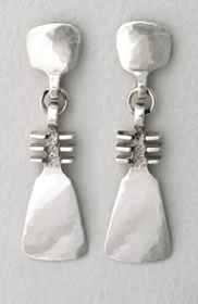 Symbol earrings in silver ES16